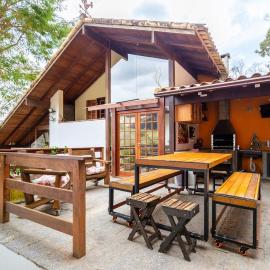 Deck, Lareira, fogão a lenha - CASA VALLE, hotel in Itaipava