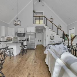 Lake House Near Two Marinas with Boat Parking, hotelli kohteessa Smithville