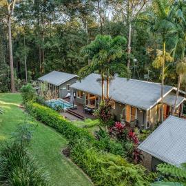 Verrierdale Retreat - Noosa Hinterland Hideaway โรงแรมในเอียมันดิ