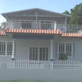 Comoda casa en segunda planta, hotel in Coamo