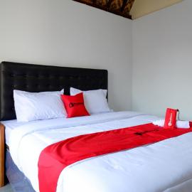 RedDoorz @ Kampoeng Etnik Kebumen 2, hotel in Kebumen