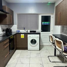 Family Room on Green road, Hotel in Dudley