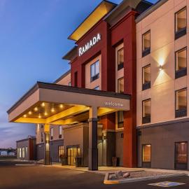 Ramada by Wyndham St Paul AB, hotel em St. Paul