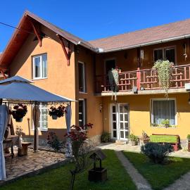 La Teo, hotel in Măru