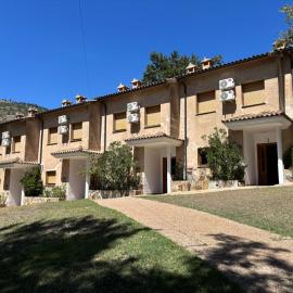 Residencial Los Robles – hotel w mieście Arroyo Frio