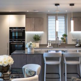 Elliot Oliver - Luxury 2 Bedroom, 2 Bathroom Apt with Parking, hotel a Cheltenham