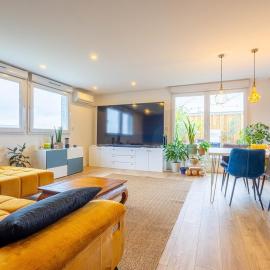Spacieux rooftop 135m2 avec terrasse et parking