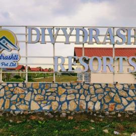 Divydrashti Resorts, hotell i Rawāl