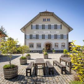 Hotel zur Rose, hótel í Eglofs
