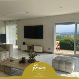 Crème Horizon - Villa by PRIM0 CONCIERGERIE、シャテル・ギヨンのホテル