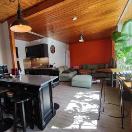 Loc Aquatropic appartement de vacances, hotel em Bevaix
