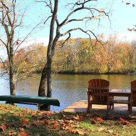 The Perch - Riverfront, Starlinks WiFi & Hot Tub, hotel a Luray