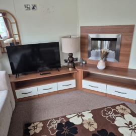 Caravan by the Sea 640