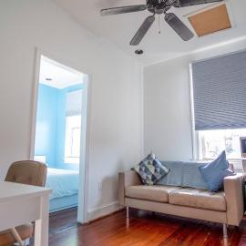 Entire Spacious Guest Unit @JHU (w Private Bath)، فندق في بالتيمور