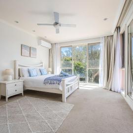 Peaceful Bushland Retreat with Treetop Hills Views، فندق في Wonga Park