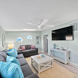 Multi-family Property with Private Pool, Large Yard and Steps From the Bay