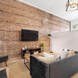 Historic Downtown Galveston Flat With Game Room, hotel en Galveston