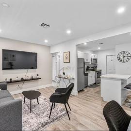 Charming North Miami Home with Private Yard — Pet-Friendly & Near Beach