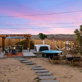 Desert Oasis 3Br2Bth,10 min 2 JTNP, Zen Grdn, EV