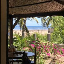 Bellevue sous les cocotiers, hotel in Ambondrona