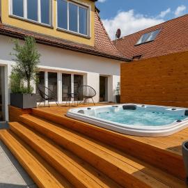 NAMASTÉ Homes - Luxus-Apartment mit Whirlpool & Garage