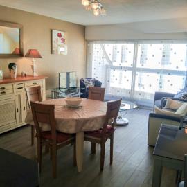 Le City, centre ville, Wifi petit parking linge de maison fournis, ménage non inclus