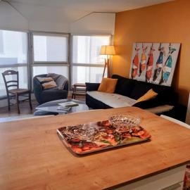 L'incontournable, centre ville parking taille moyenne, wifi, linge de maison fourni, ménage non inclus