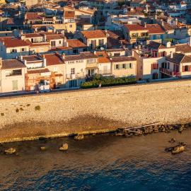 La Touraque by Evasion Riviera, Vieil Antibes, Remparts, hotel v mestu Antibes