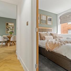 Pear Tree - Stylish City Centre Apartment