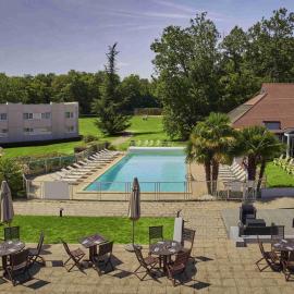 Novotel Fontainebleau Ury, Hotel in Ury