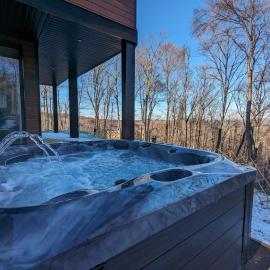 Private Hot Tub Mountain Forest Views Fireplace