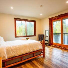 River Safari Eagles Nest, hotel em Blue River