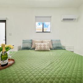 Luxury Private Studio King Bed Free Parking, hotell i Miramar