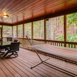 Spacious 5,200-Sq-Ft Cabin in Shenandoah Valley, hotell sihtkohas Zepp