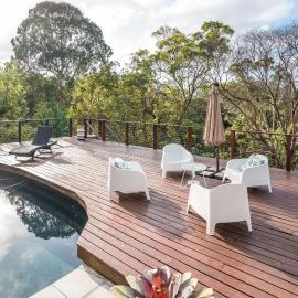 Oceancrest Coolum Hideaway with Pool, hotel i Coolum Beach