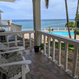 Tower Isles Condo with sea views: Saint Mary Parish şehrinde bir otel