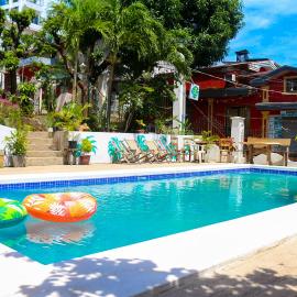 Screaming Gecko Hostel, hotel a Busuanga