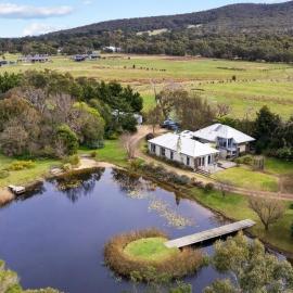 Lakeside haven cottage - Macedon ranges, hotel u gradu Riddell