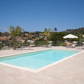 Villa Acquamarina per Gruppi e Famiglie a Capo Vaticano Costa degli Dei, hotel in Santa Maria