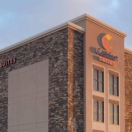 Comfort Suites Fargo Medical Center, hotelli kohteessa Fargo