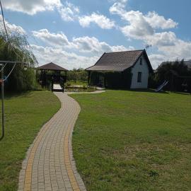 Domek na Mazurach, hotell i Skorka