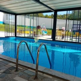 Gyps Vikendica with Swimming Pool and Sauna 2, hotel i Tuzla