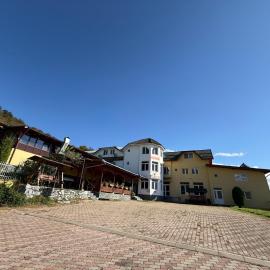 Hostel Cora, hotel in Haţeg
