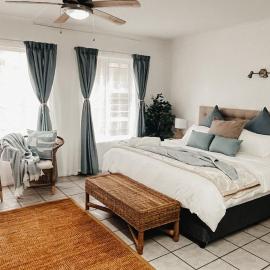 Cozy one bed, just a short walk to the beach, hotel di Strand
