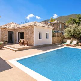 Villa Halakas by Villa Plus