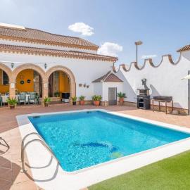 Villa el Señorío Alameda by Ruralidays, hotel u gradu Antekera