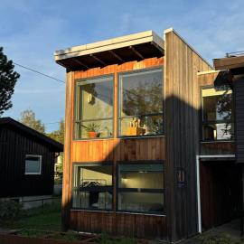 Spacious 2-floor house in cozy Kjelsås, viešbutis Osle