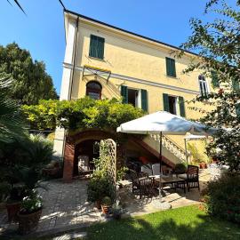 Villa Angelina Holiday Homes I Casa Glicine I 5 minuti a piedi dalle spiagge I Giardino I Parcheggio privato