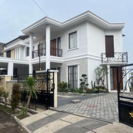 Villa Falenia City View Family Only