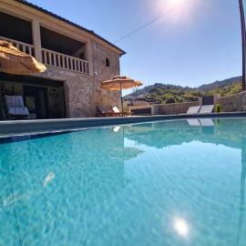 SOUTELO House, hotel a Ponte da Barca